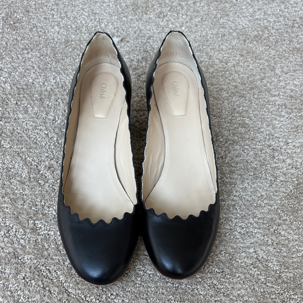 Chloe scalloped black heels